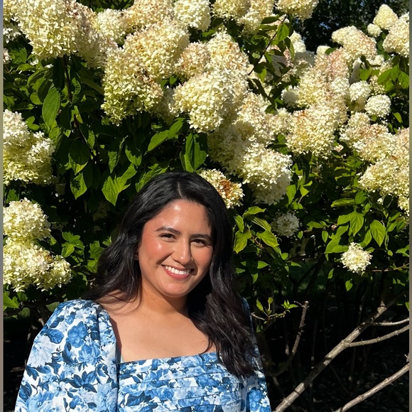 Meet your Posher, Emily - Picture 1 of 1